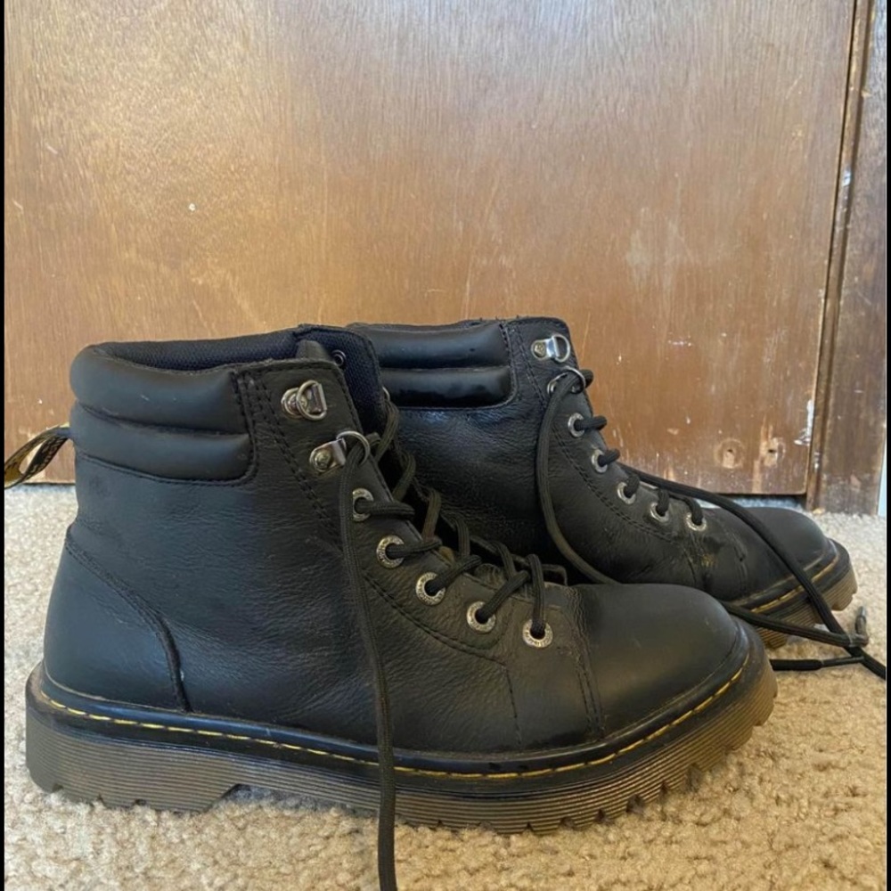 Dr. Martens – Faora Mid Top Leather Boots